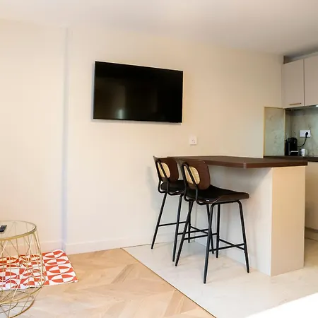 De Gamme, Renovation Neuve Style 4 Etoiles Daire