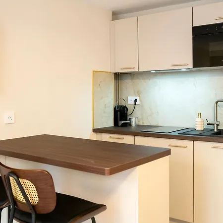 De Gamme, Renovation Neuve Style 4 Etoiles Daire *